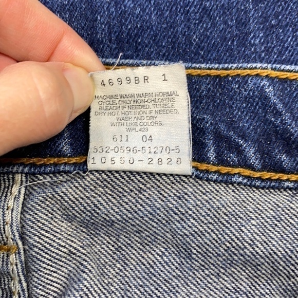 Vintage Levi's 550 Relaxed Fit Tapered Leg Destroyed Jeans Size 3 Med. 25x31 - Picture 8 of 12